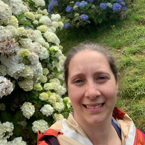 Meet your Posher, Beth - Picture 1 of 1